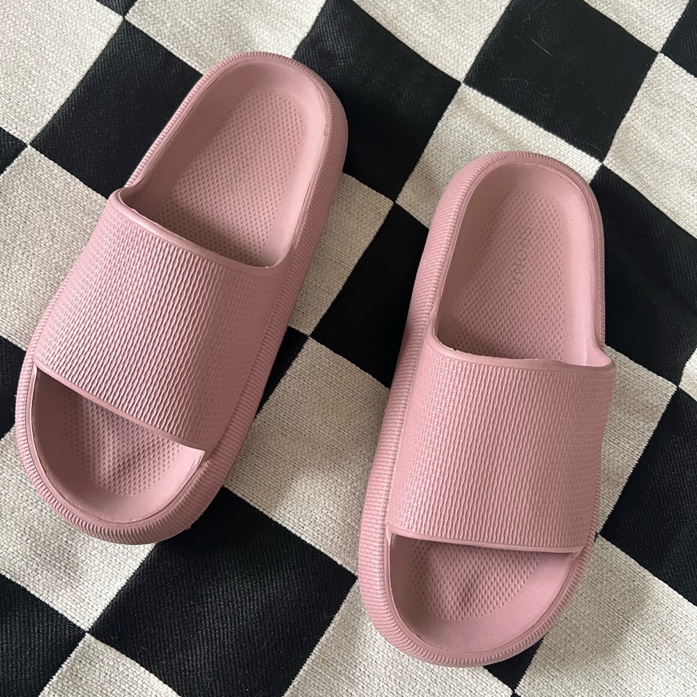 Bronax Lavender Purple Slides